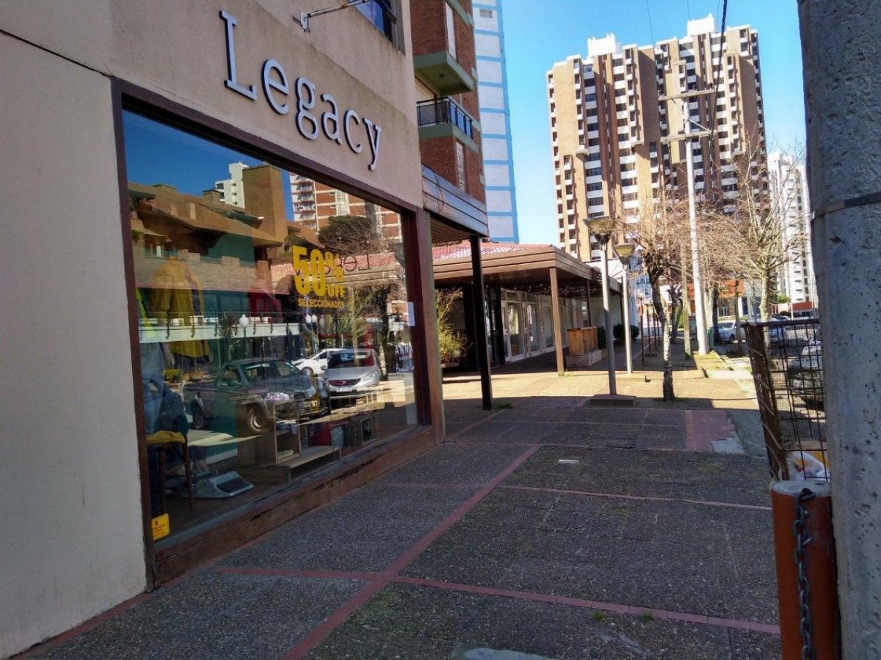 Venta - Locales en Constitucion y De las Artes, Pinamar