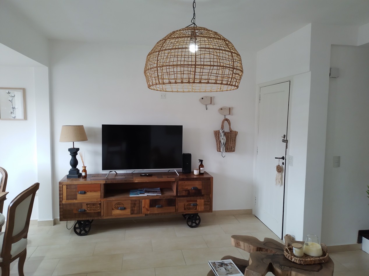 Hermoso departamento con vista al mar, 3 ambientes, gas natural, cochera, zona Muelle 