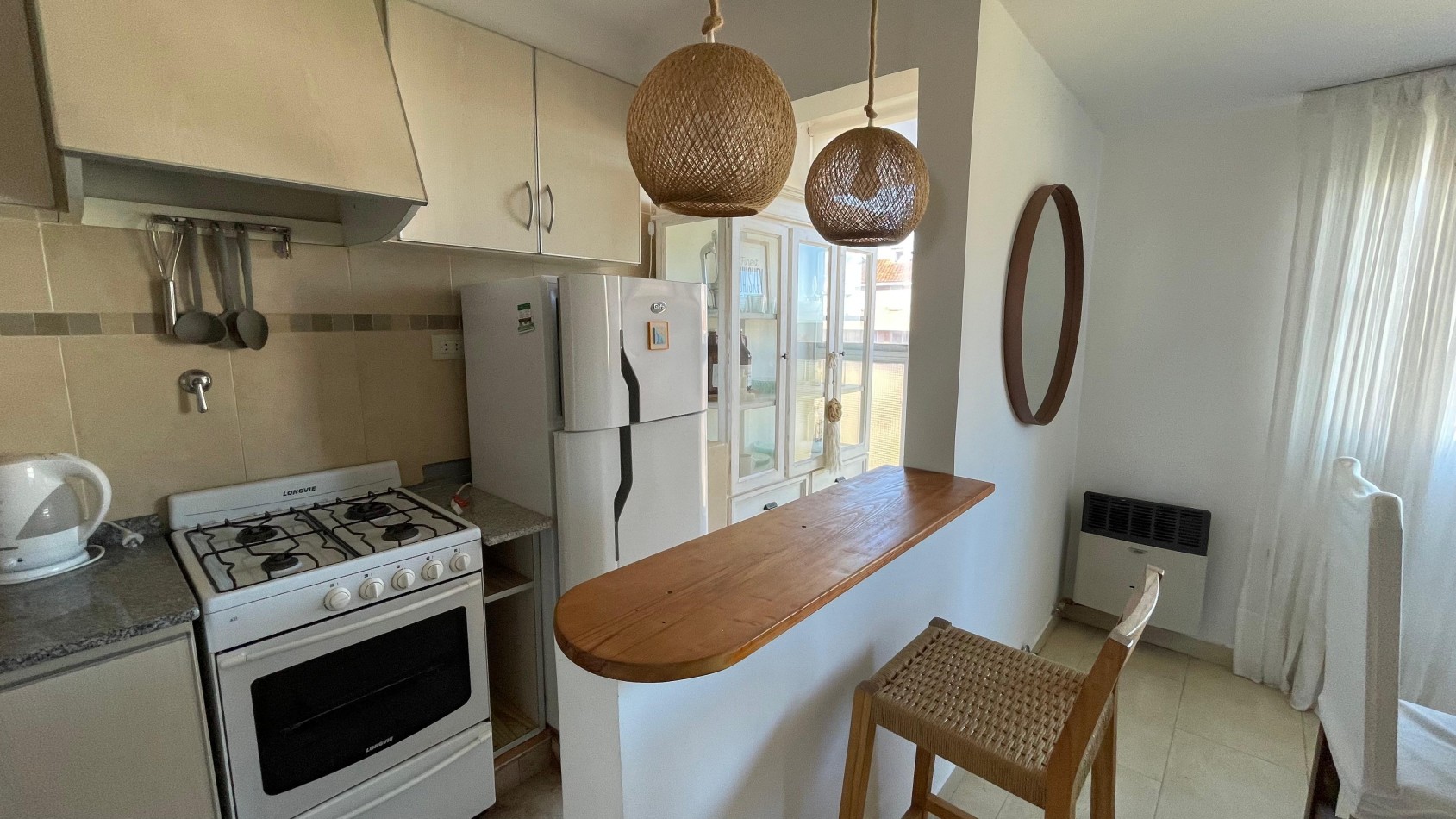 Hermoso departamento con vista al mar, 3 ambientes, gas natural, cochera, zona Muelle 