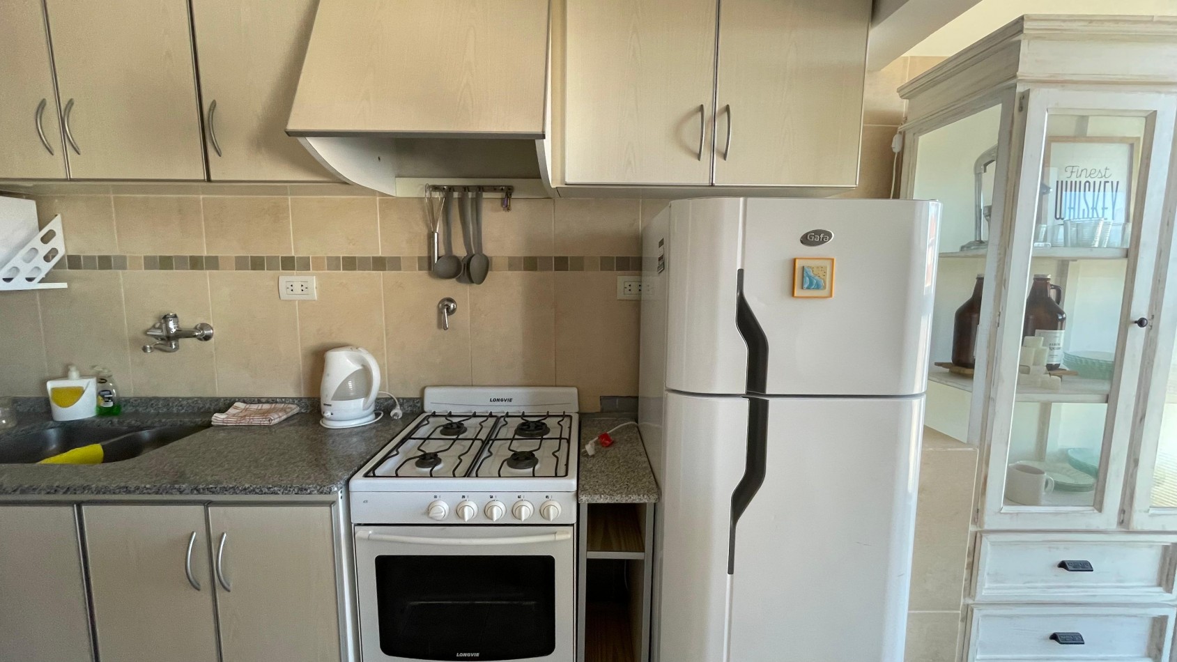 Hermoso departamento con vista al mar, 3 ambientes, gas natural, cochera, zona Muelle 
