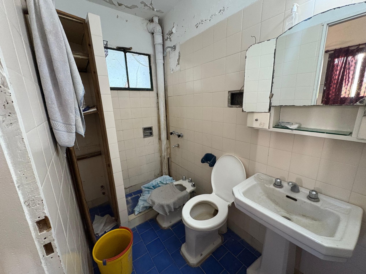 EN VENTA - CASA A RECICLAR MAR DE OSTENDE