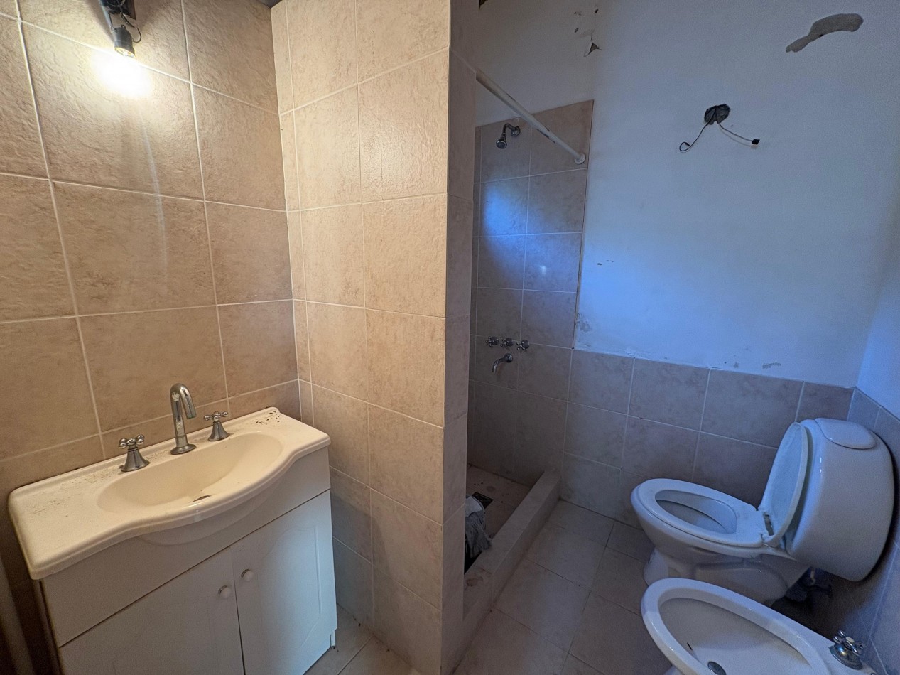 EN VENTA - CASA A RECICLAR MAR DE OSTENDE