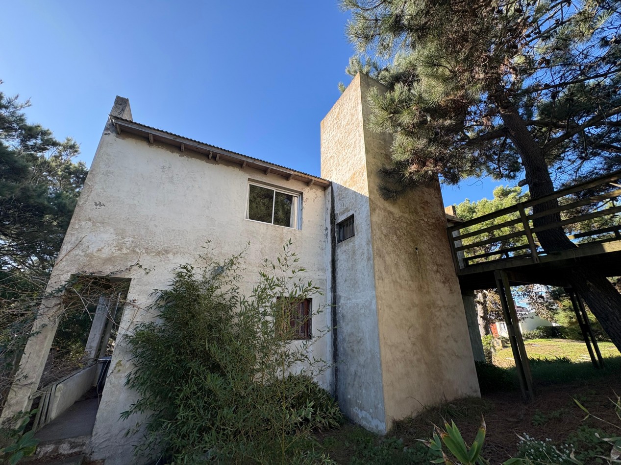 EN VENTA - CASA A RECICLAR MAR DE OSTENDE