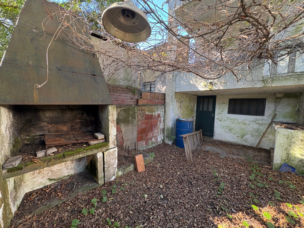 EN VENTA - CASA A RECICLAR MAR DE OSTENDE