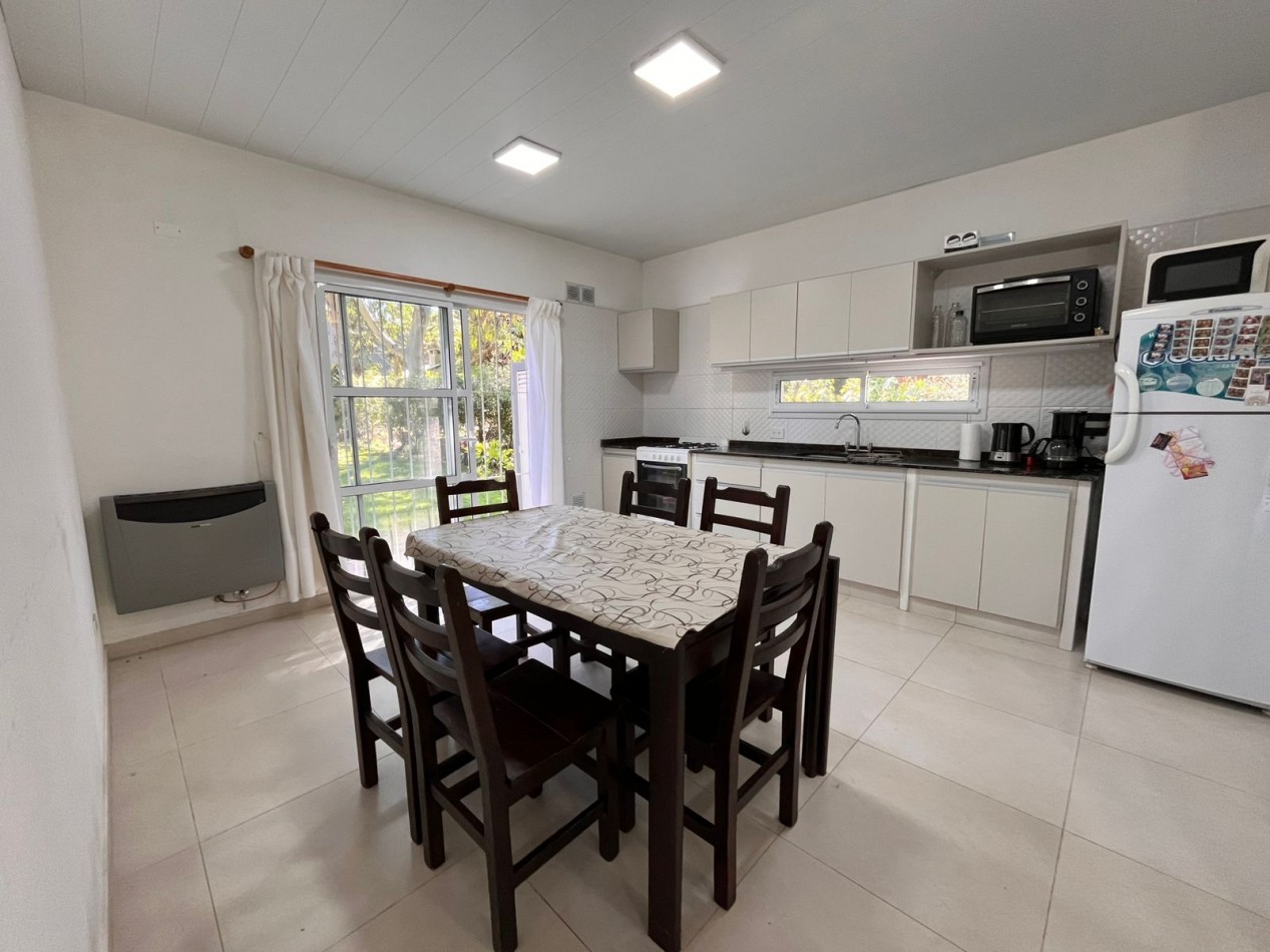 Venta casa  Valeria del Mar - Pinamar (con GAS NATURAL)