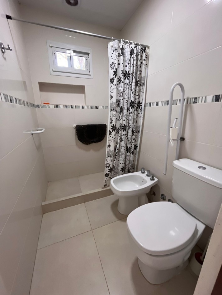 Venta casa  Valeria del Mar - Pinamar (con GAS NATURAL)