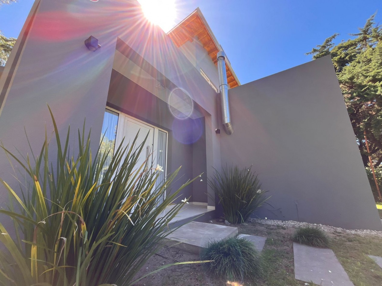 Venta casa  Valeria del Mar - Pinamar (con GAS NATURAL)