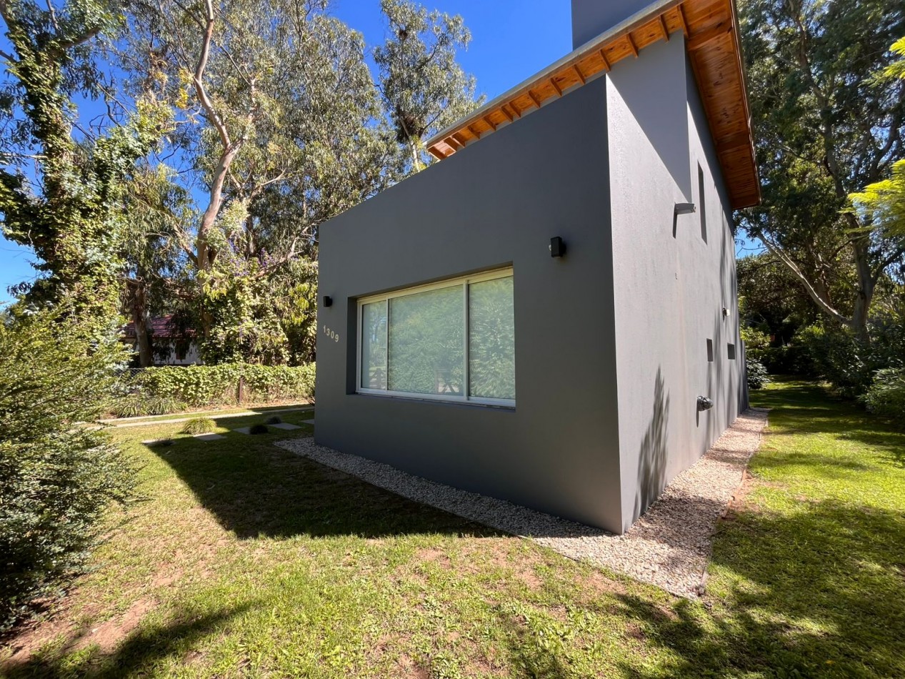 Venta casa  Valeria del Mar - Pinamar (con GAS NATURAL)