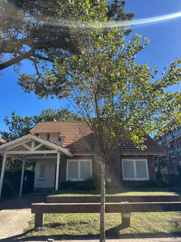 Casa en alquiler en Valeria del Mar - Excelente ubicacion cerca del mar y Carilo