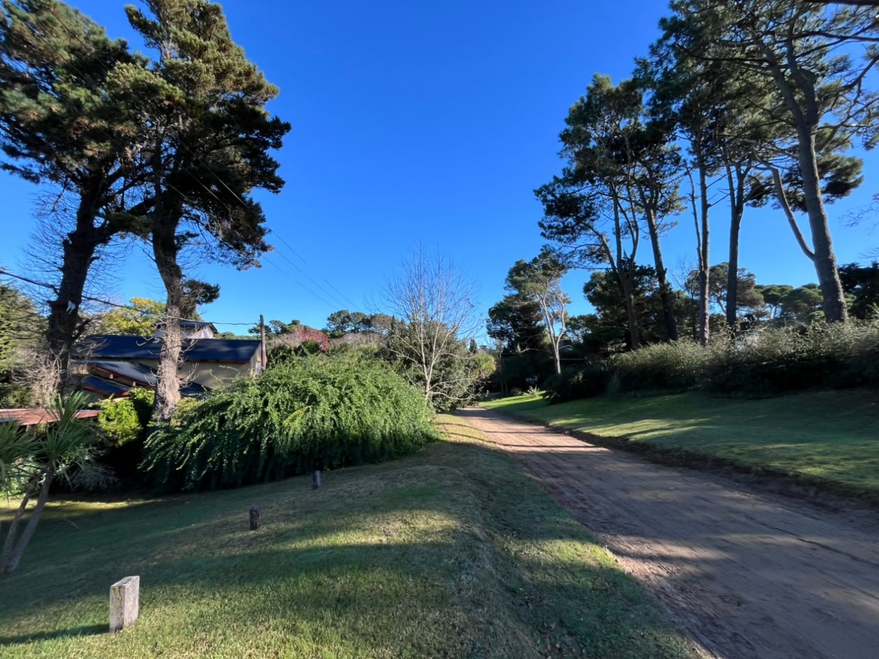 Venta de Casa 5 ambientes en Pinamar cerca del mar y centro comercial (cuenta con Gas Natural )