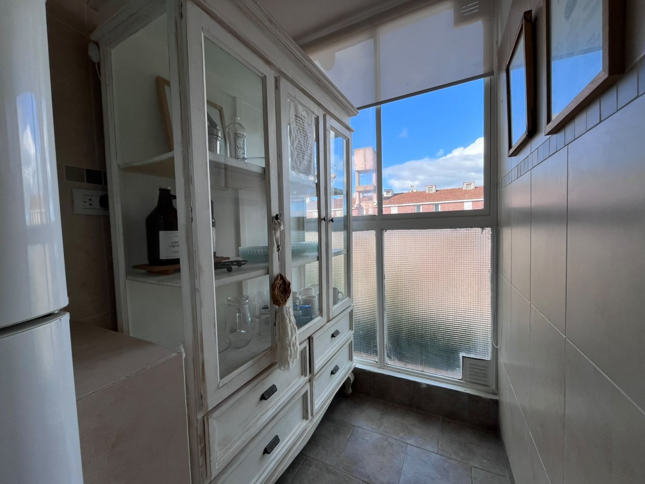 Hermoso departamento con VISTA AL MAR, 3 ambientes c/estacionamiento, Zona Muelle (GAS NATURAL)
