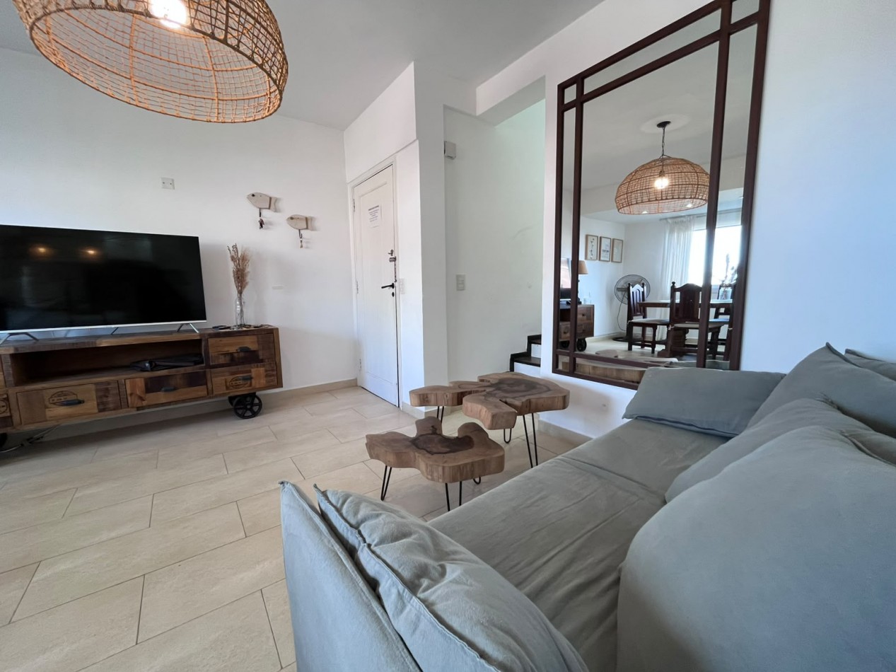 Hermoso departamento con VISTA AL MAR, 3 ambientes c/estacionamiento, Zona Muelle (GAS NATURAL)