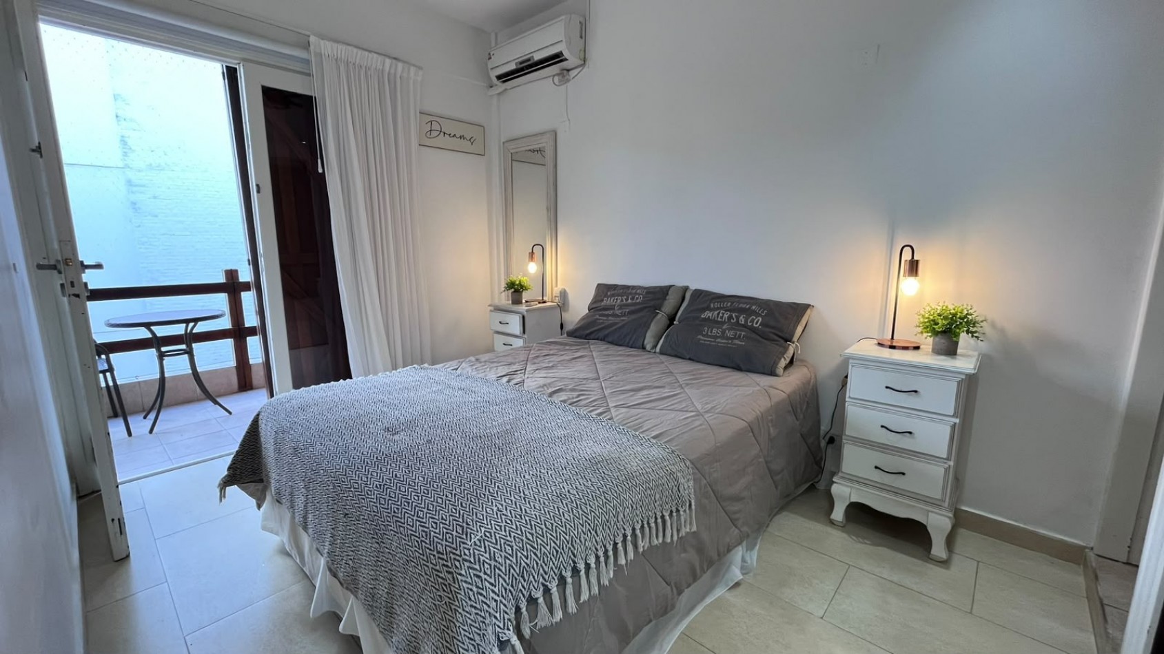 Hermoso departamento con VISTA AL MAR, 3 ambientes c/estacionamiento, Zona Muelle (GAS NATURAL)