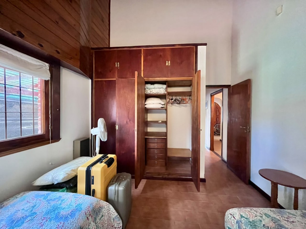Casa en venta a 200 mts de la playa Valeria del Mar- Pinamar