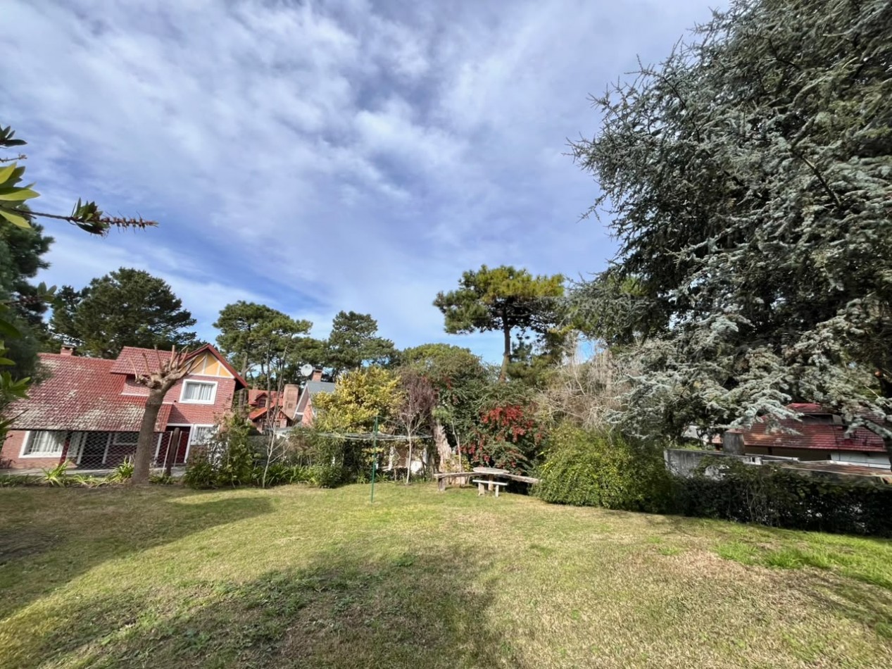 Casa en venta a 200 mts de la playa Valeria del Mar- Pinamar