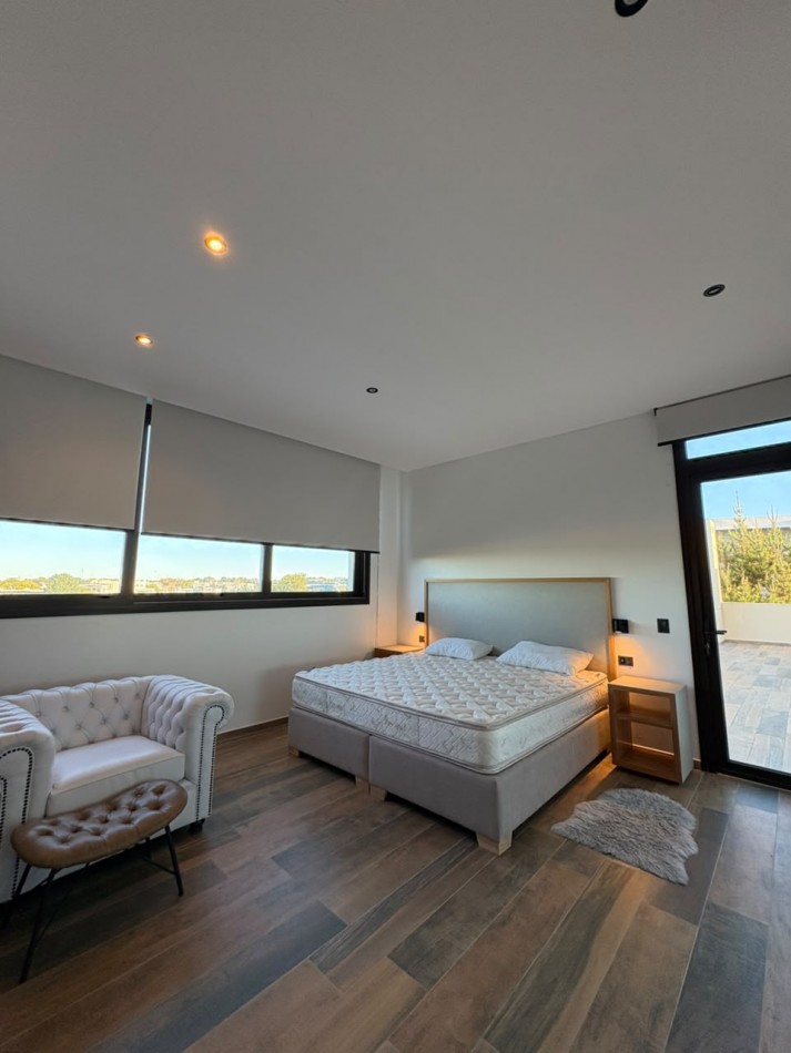 Casa con vista al lago Costa Esmeralda.