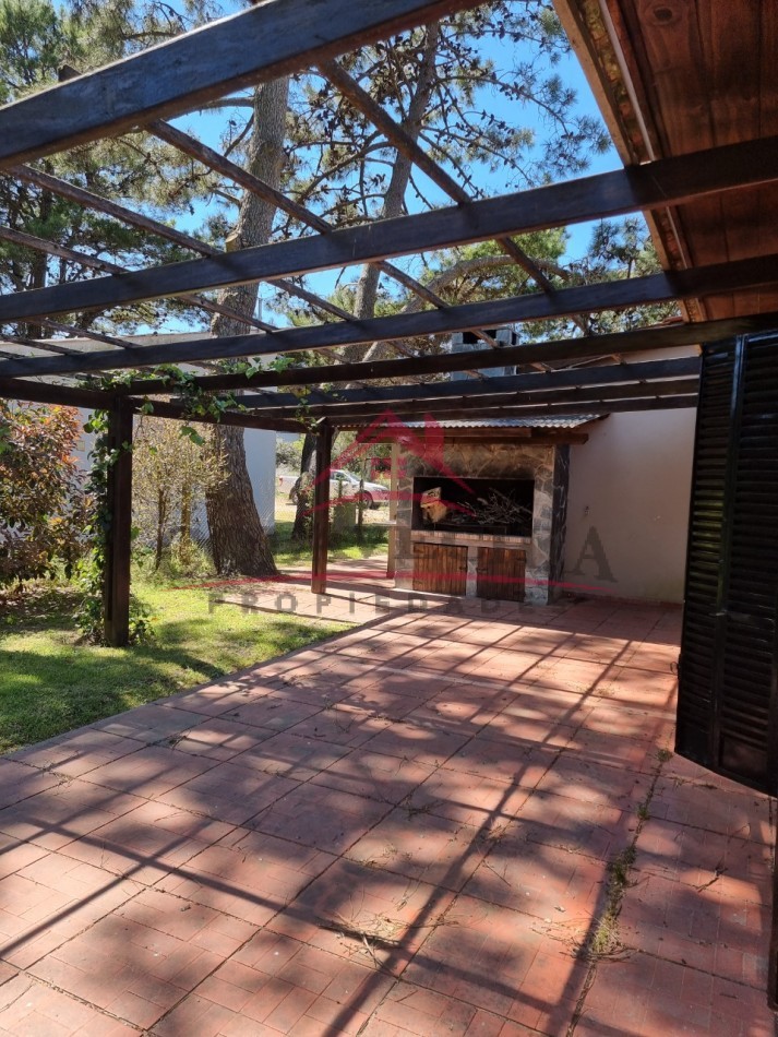 Muy linda casa en Falucho San Luis 400 - Valeria del Mar.