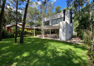 CASA A ESTRENAR, EXCELENTE UBICACION entrada a CARILO